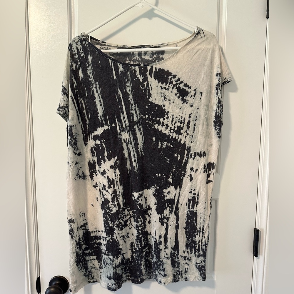 Vince Asymmetrical Short Sleeve Grunge T-Shirt
